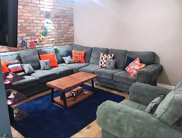 6 Bedroom Terraced House To Rent In Moseley Road, Fallowfield, Manchester, Greater Manchester, M14