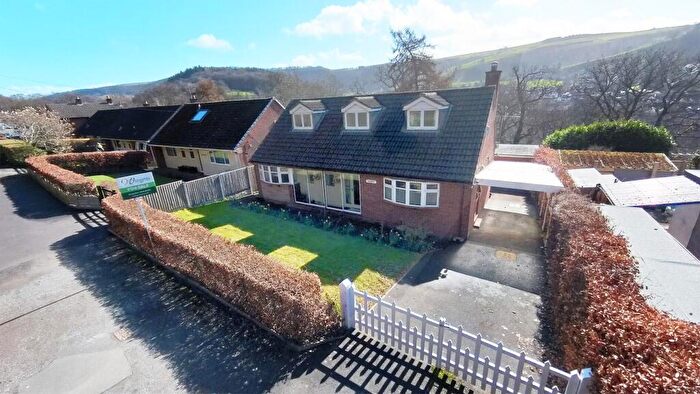 4 Bedroom Detached House For Sale In Wern Road, Llangollen, LL20