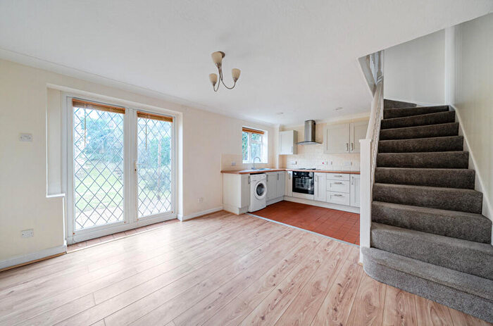 1 Bedroom House For Sale In Southern Way, Farnham, Surrey, GU9