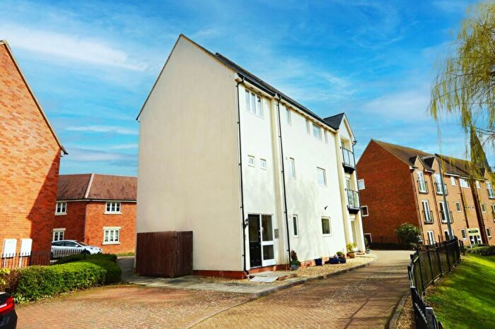 2 Bedroom Apartment For Sale In Wagstaff Way, Olney, MK46