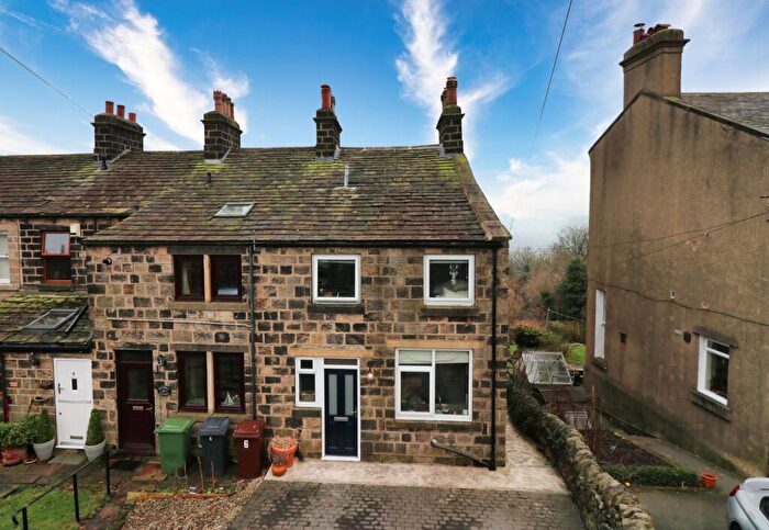 3 Bedroom End Of Terrace House For Sale In Far Well Road, Rawdon, Leeds, West Yorkshire, LS19
