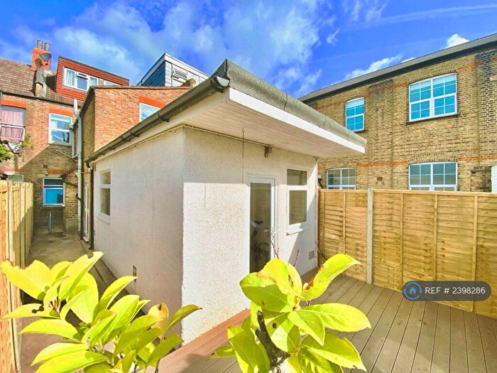 1 Bedroom Flat To Rent In Maple Road, London, SE20