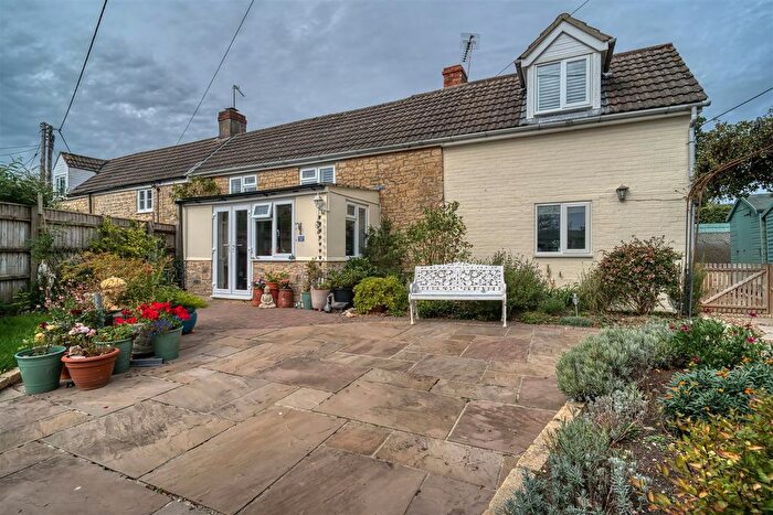 2 Bedroom Cottage For Sale In Stour Row, Shaftesbury, SP7