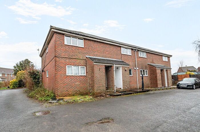 1 Bedroom Flat For Sale In Spruce Avenue, Waterlooville, Hampshire, PO7