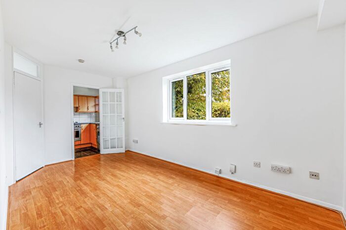 1 Bedroom Flat To Rent In Popes Lane, London, W5