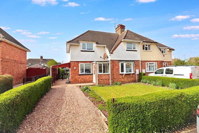3 Bedroom Semi-Detached House For Sale In Second Avenue, Spalding, PE11