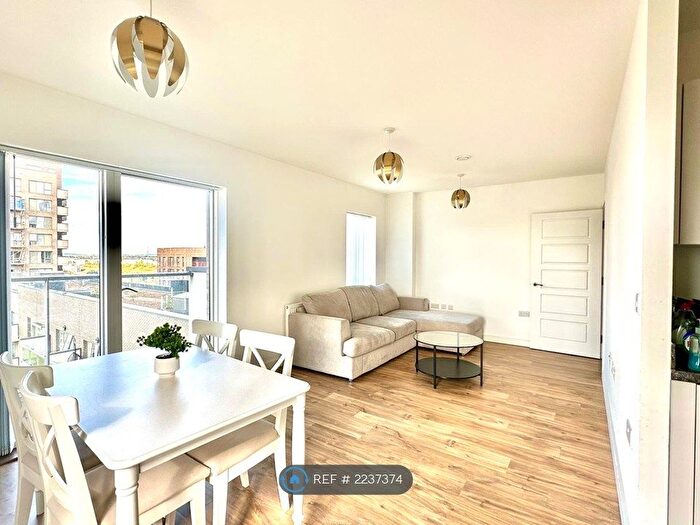 1 Bedroom Flat To Rent In Bawley Court, London, E16
