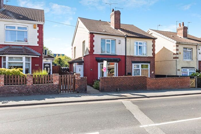 3 Bedroom Semi-Detached House For Sale In Barnsley Road, South Kirkby, Pontefract, WF9