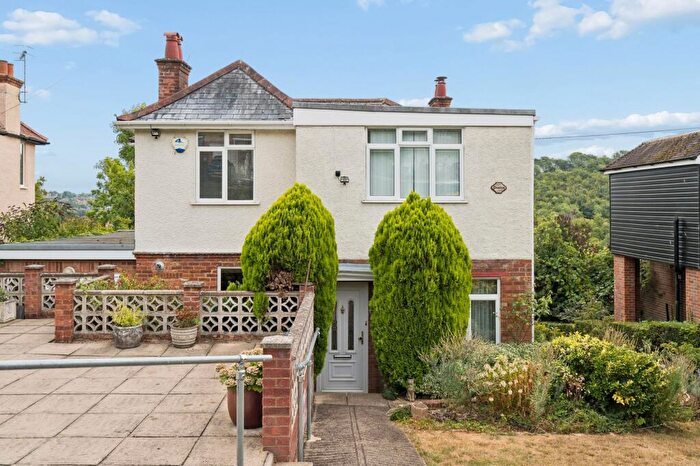 4 Bedroom Detached House For Sale In Pinewood Road, High Wycombe, HP12