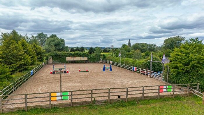 Equestrian Property For Sale In Willow View Stables, Willow View, Kislingbury, Northamptonshire, NN7