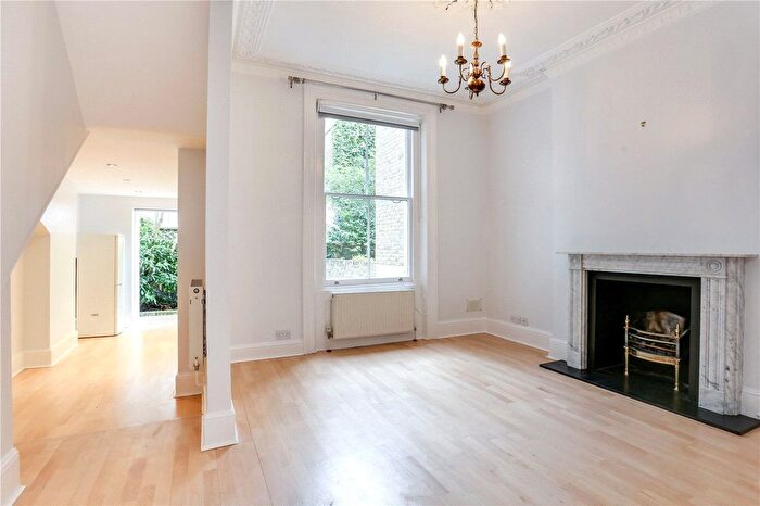 1 Bedroom Flat To Rent In Campden Grove, Kensington, London, W8