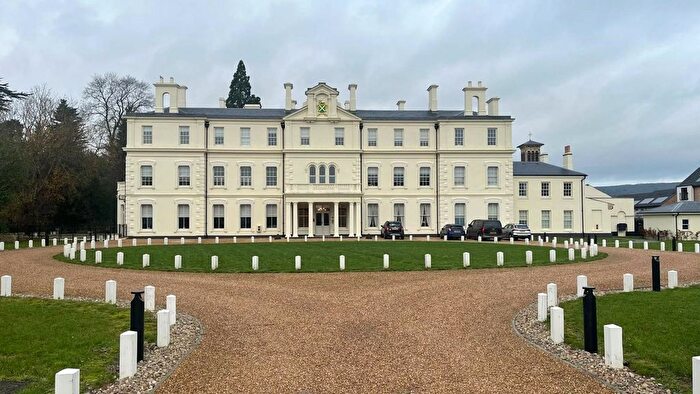 2 Bedroom Flat For Sale In Wills Crescent, Leybourne, West Malling, Kent, ME19