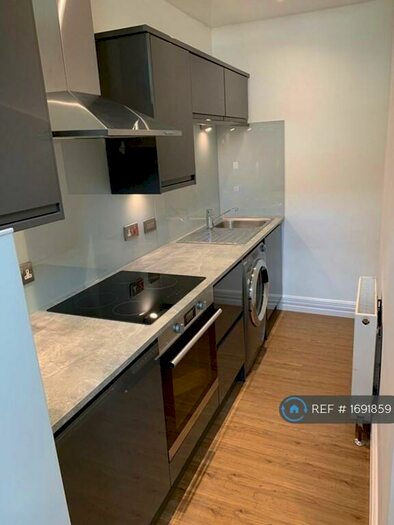 Studio To Rent In Fergus Drive, Glasgow, G20