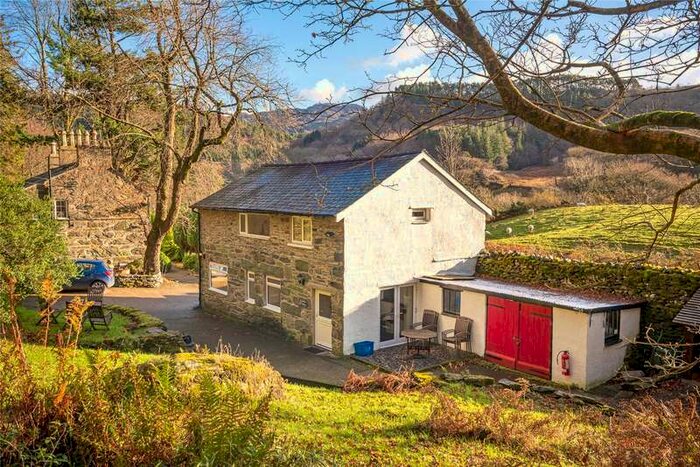 3 Bedroom Commercial Property For Sale In Nant Gwynant, Caernarfon, Gwynedd, LL55