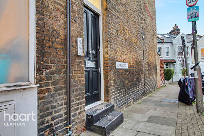 3 Bedroom Apartment To Rent In Boutflower Road, London, SW11