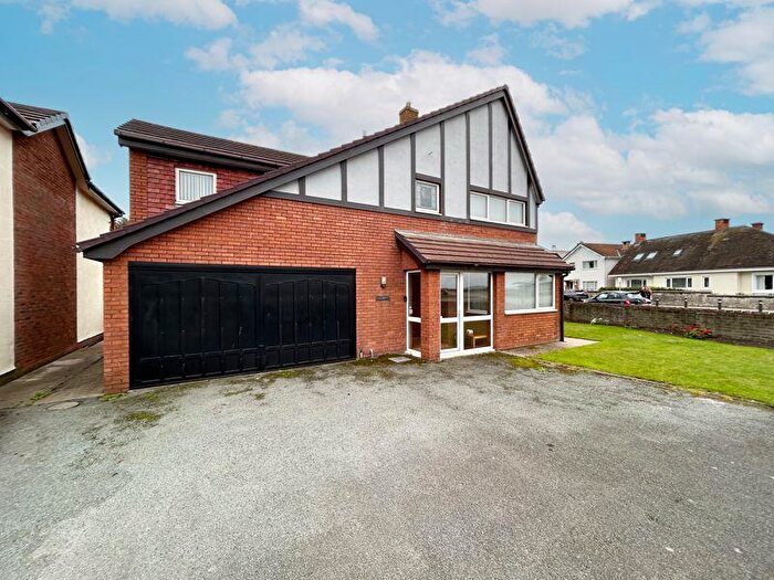 3 Bedroom Detached House For Sale In Gloddaeth Avenue, West Shore, Llandudno, LL30