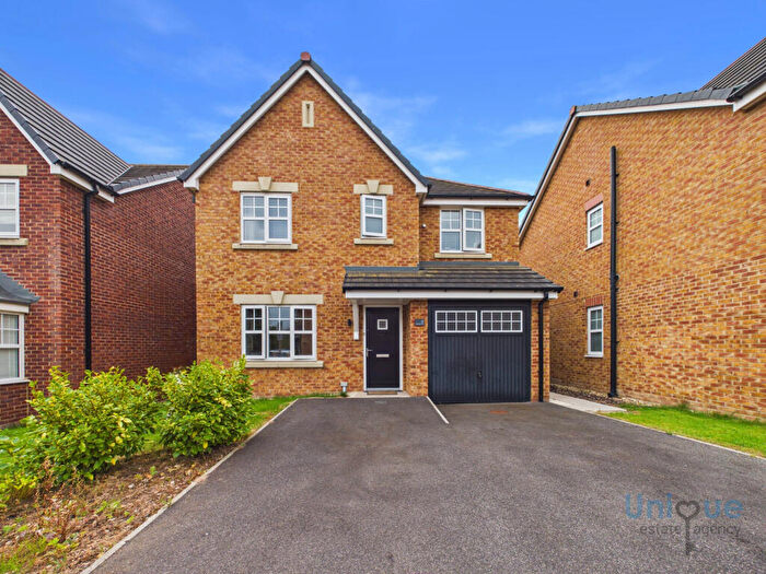4 Bedroom Detached House For Sale In Bletchley Close, Blackpool, FY4