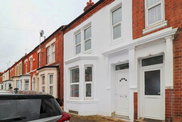 3 Bedroom Terraced House To Rent In Balmoral Road, Northampton, Northamptonshire, NN2