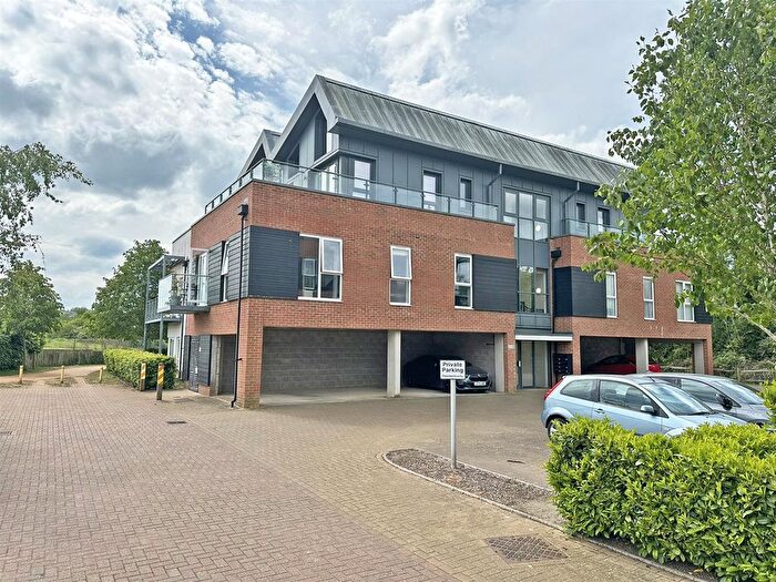 1 Bedroom Flat For Sale In The Kilns, Redhill, RH1