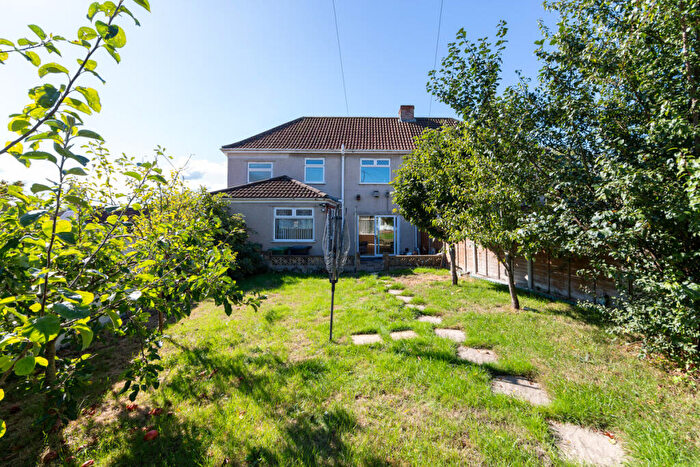 4 Bedroom Semi Detached House For Sale In Dundridge Lane, Bristol, BS5