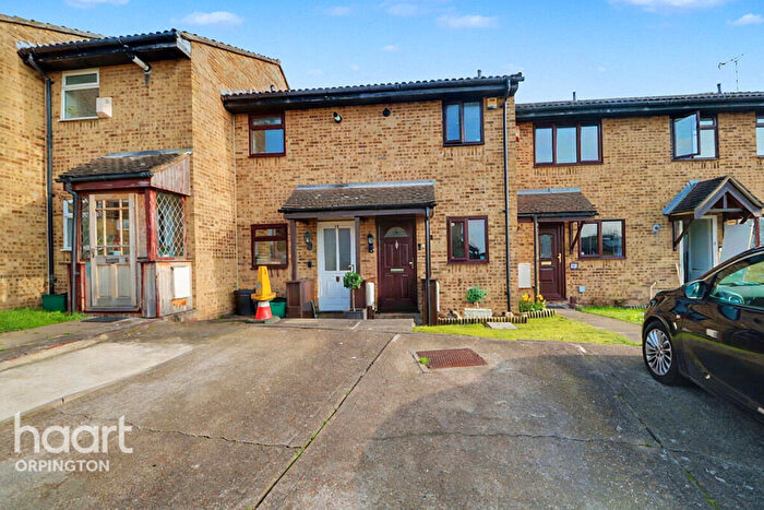 1 Bedroom Terraced House For Sale In Kingfisher Close, Orpington, BR5