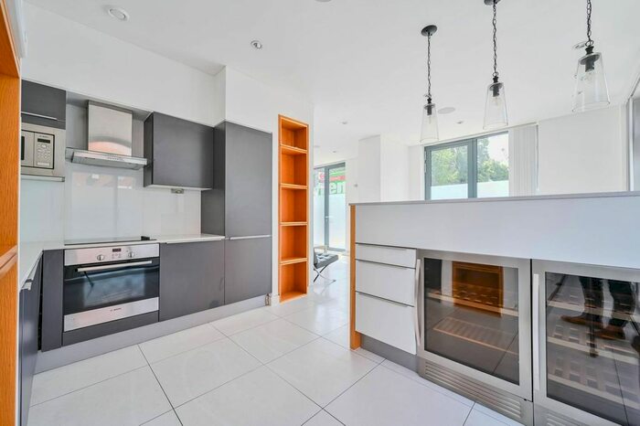 2 Bedroom Flat To Rent In Prince Of Wales Road, Kentish Town, London, NW5