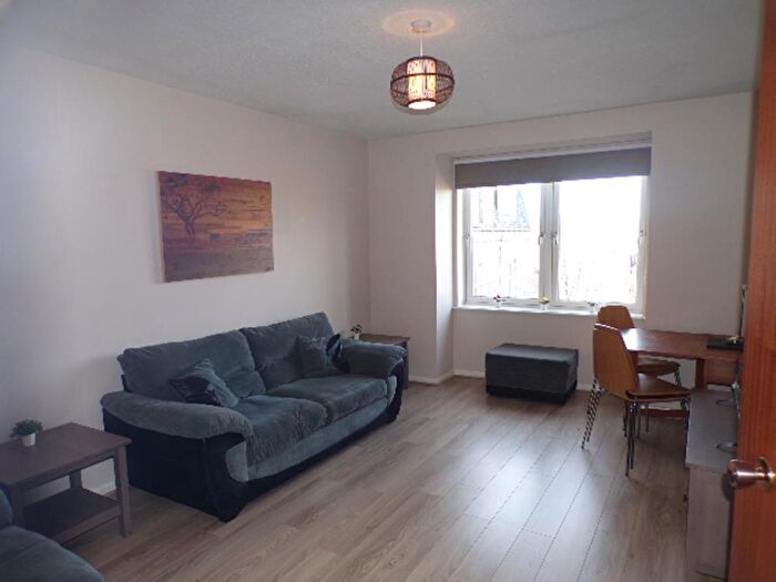 2 Bedroom Flat To Rent In Caroline Apartments, Floor Right (Top Floor), AB25