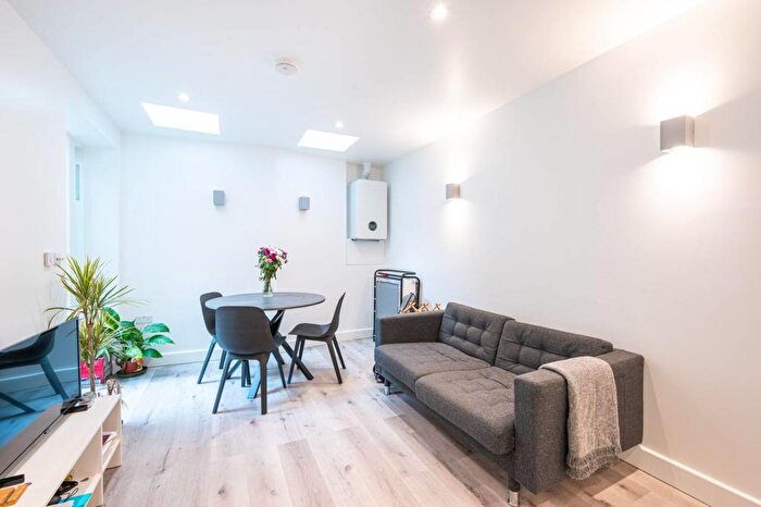 1 Bedroom Apartment To Rent In Flat, Fortess Road, London, NW5