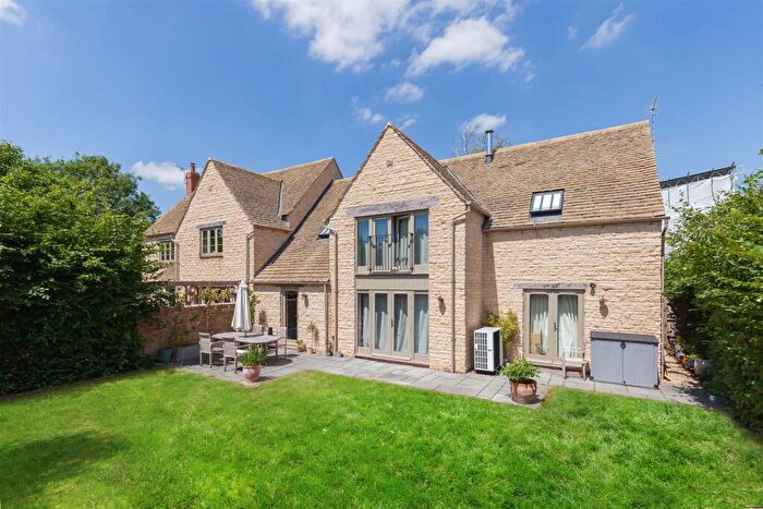 4 Bedroom House For Sale In Shepherds Close, Weston-On-The-Green, Bicester, OX25