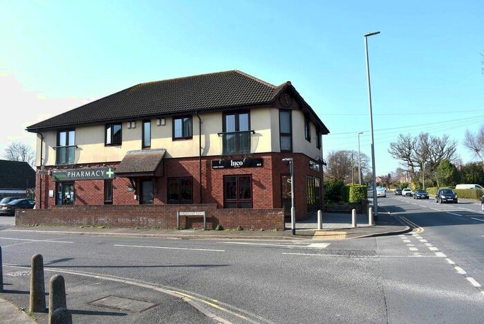 2 Bedroom Flat To Rent In Sandhurst Road, Yeovil, BA20