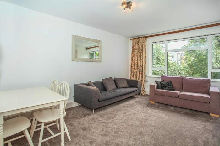 2 Bedroom Flat To Rent In Sheffield Terrace, Kensington, London, W8