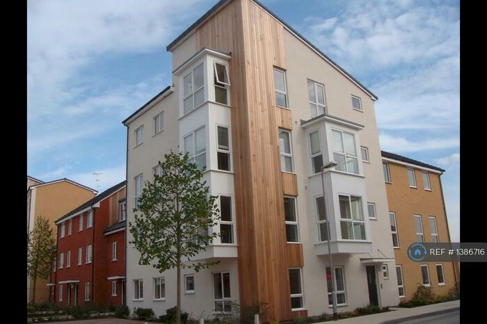 2 Bedroom Flat To Rent In Gweal Avenue, Reading, RG2