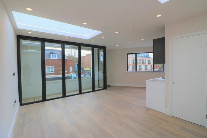 2 Bedroom Flat To Rent In Southwark Park Road, London, SE16