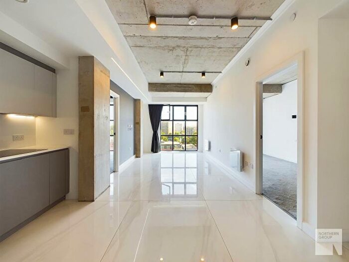 2 Bedroom Apartment To Rent In Apt . :: One Silk Street, M4