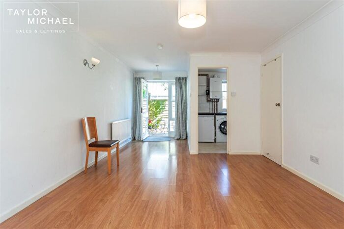 3 Bedroom Terraced House For Sale In Portland Street, North Laine, Brighton, BN1 - Photo 8