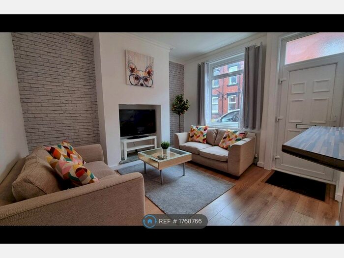 2 Bedroom Terraced House To Rent In Stanley Terrace, Armley, Leeds, LS12