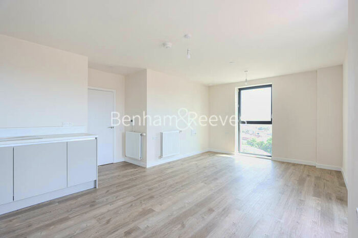 2 Bedroom Apartment To Rent In North End Road, Wembley, HA9