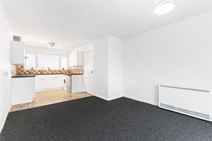 1 Bedroom Flat To Rent In Chislet Close, Beckenham, BR3