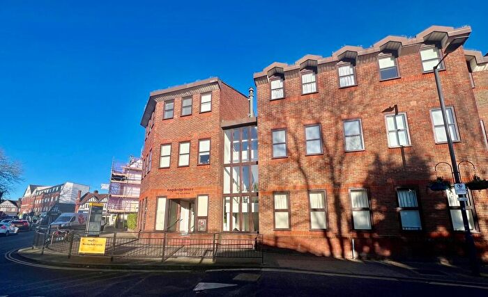 2 Bedroom Apartment To Rent In Marsh Road, Pinner, HA5