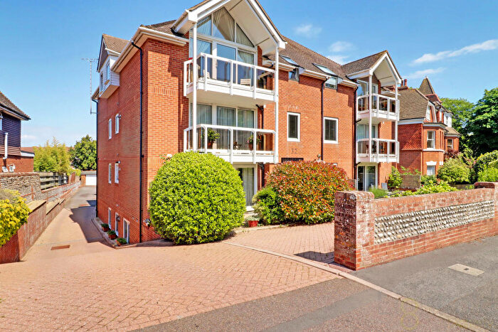 2 Bedroom Flat For Sale In Broad Oaks, Silverdale Road, BN20