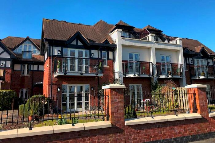 2 Bedroom Apartment To Rent In The Royals, Links Gate, Lytham St. Annes, FY8