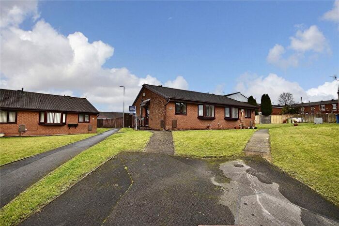 2 Bedroom Bungalow For Sale In Cumberland Drive, Royton, Oldham, Greater Manchester, OL2