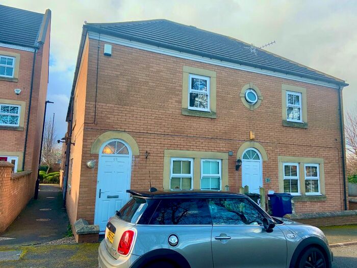 2 Bedroom Flat To Rent In Castledene, Gosforth, Newcastle Upon Tyne, NE3