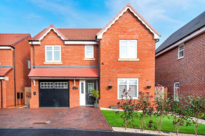 4 Bedroom Detached House For Sale In Orpington Way, Bilsthorpe, Newark, NG22