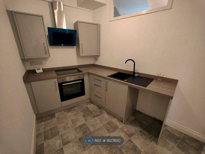 2 Bedroom Flat To Rent In Laygate, South Shields, NE33