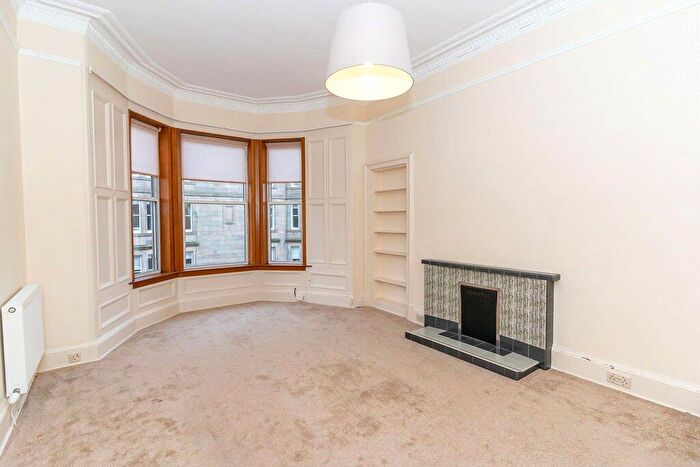 2 Bedroom Flat To Rent In Darnell Road, Edinburgh, EH5