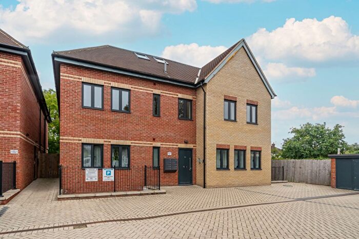 2 Bedroom Flat To Rent In Gunnersbury Avenue, London, W5