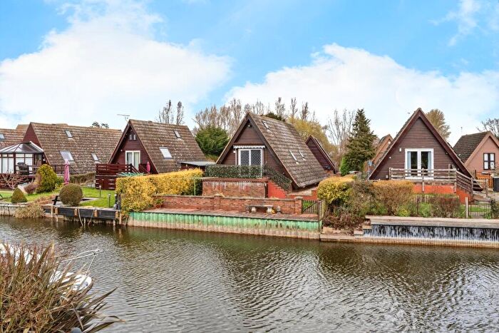 2 Bedroom Detached Bungalow For Sale In Fen Bank, Isleham, Ely, CB7