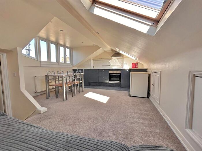 1 Bedroom Apartment To Rent In Lordship Lane, Wood Green, N22