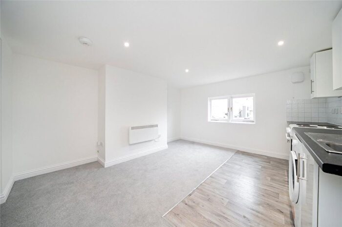 1 Bedroom Flat To Rent In Mare Street, London, E8